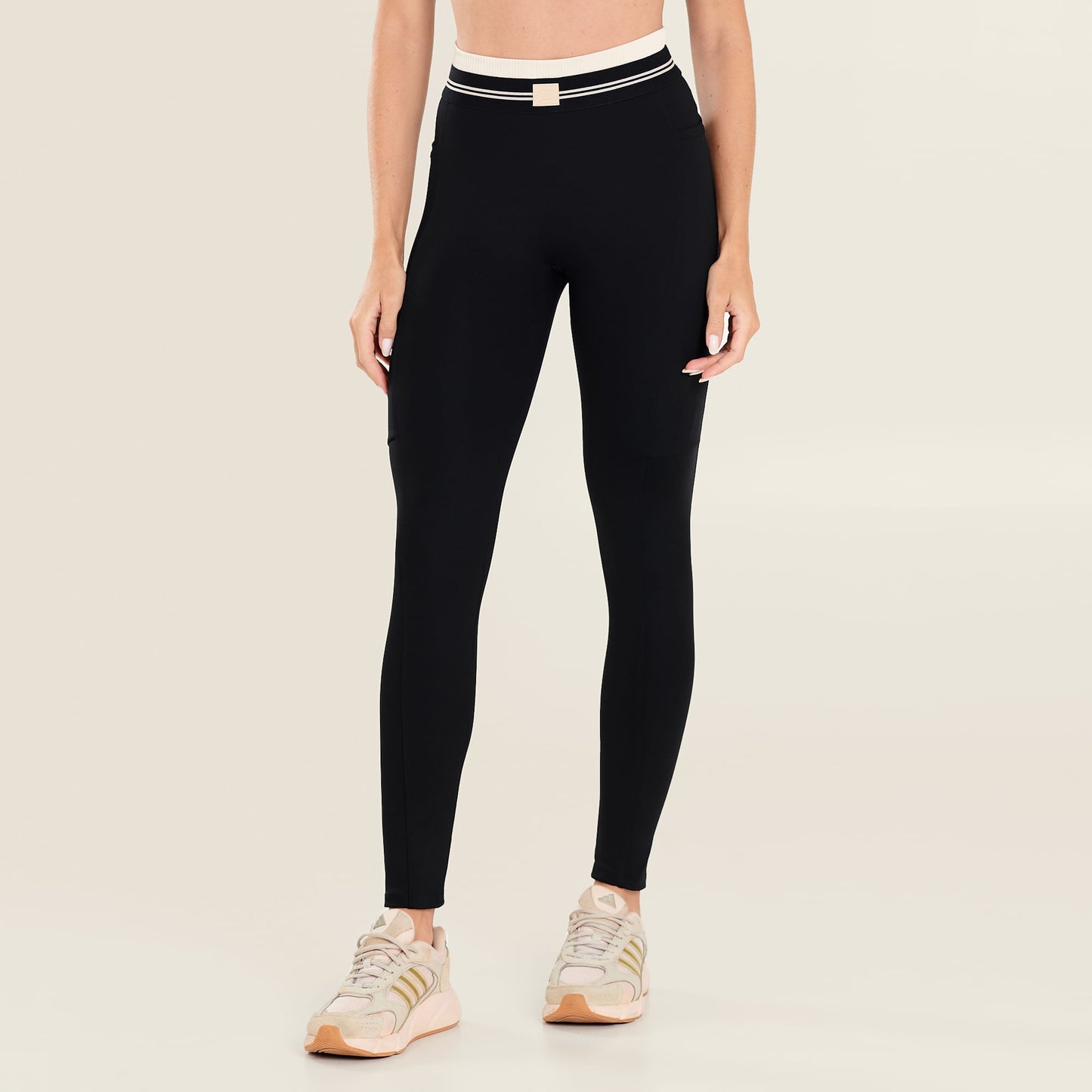 Legging Luxury Preta Poliamida Com Bolso