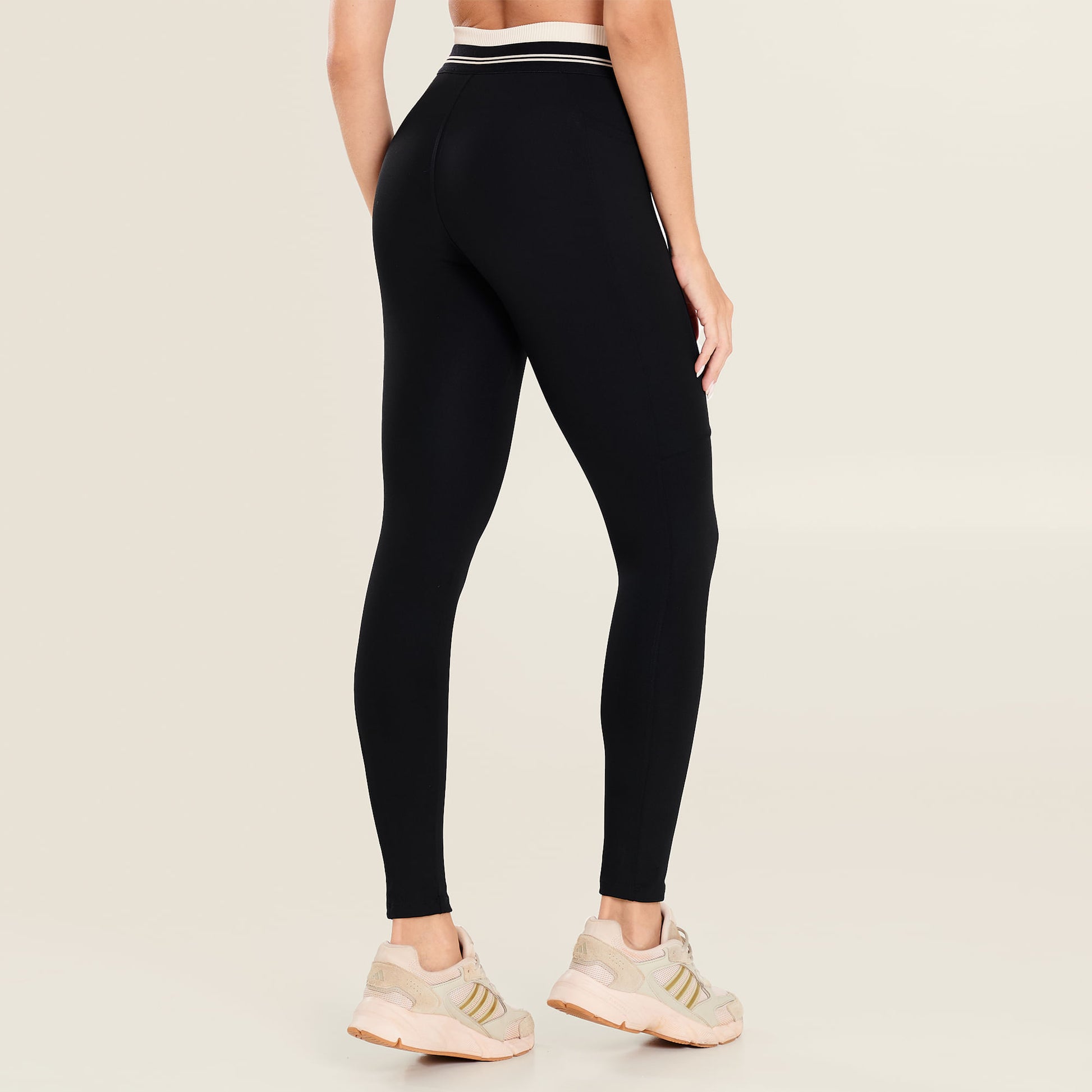 Legging Luxury Preta Poliamida Com Bolso