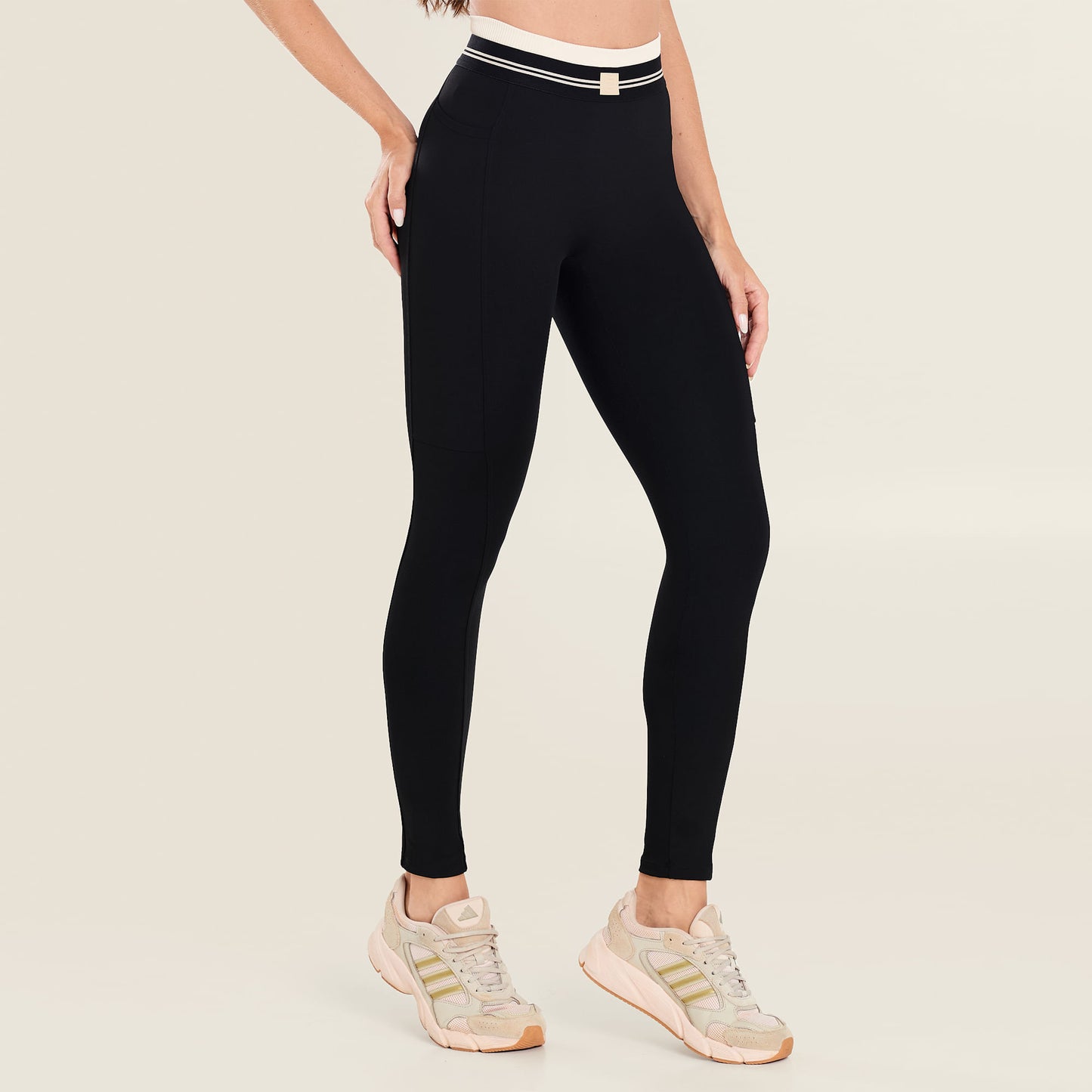 Legging Luxury Preta Poliamida Com Bolso