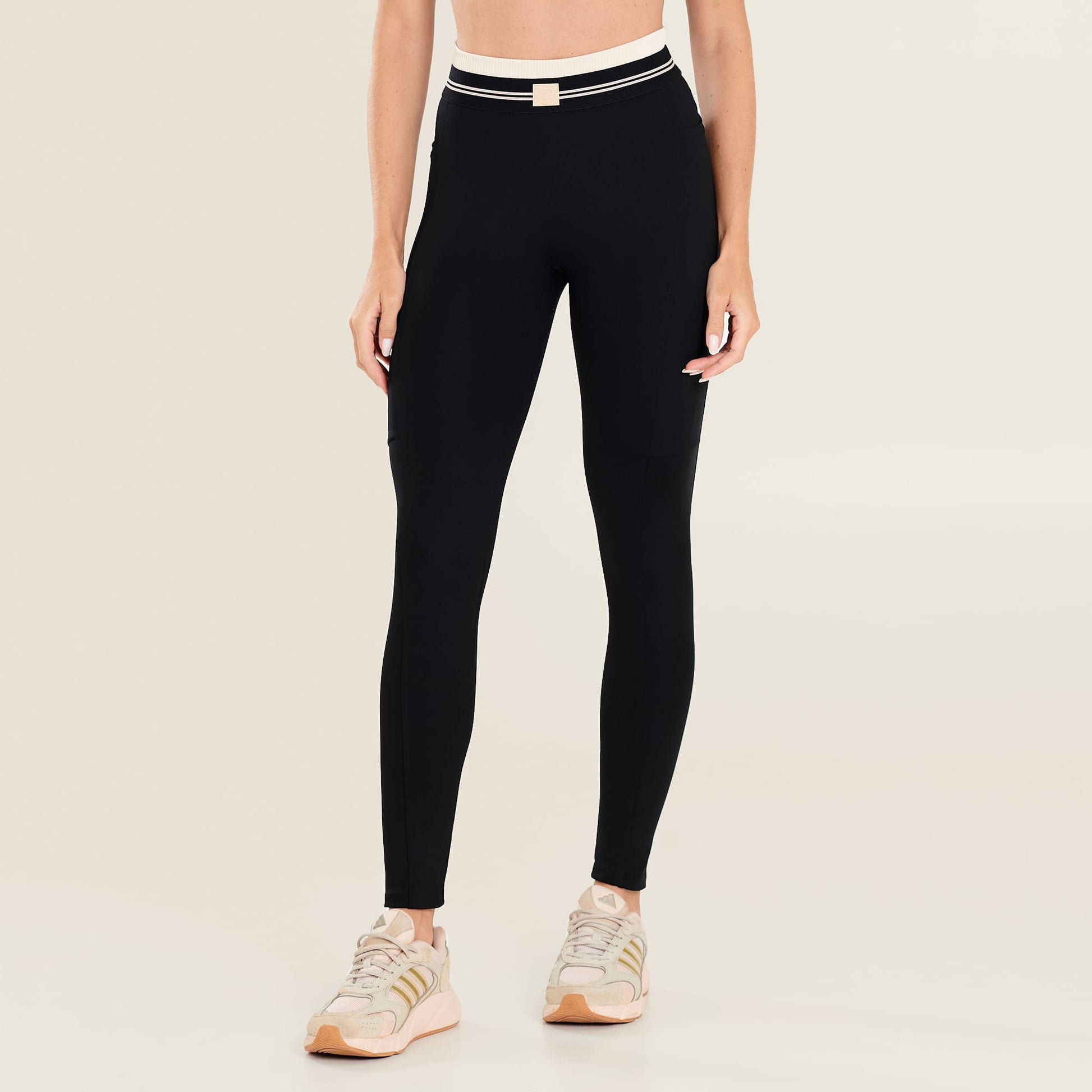 Legging Luxury Preta Poliamida Com Bolso