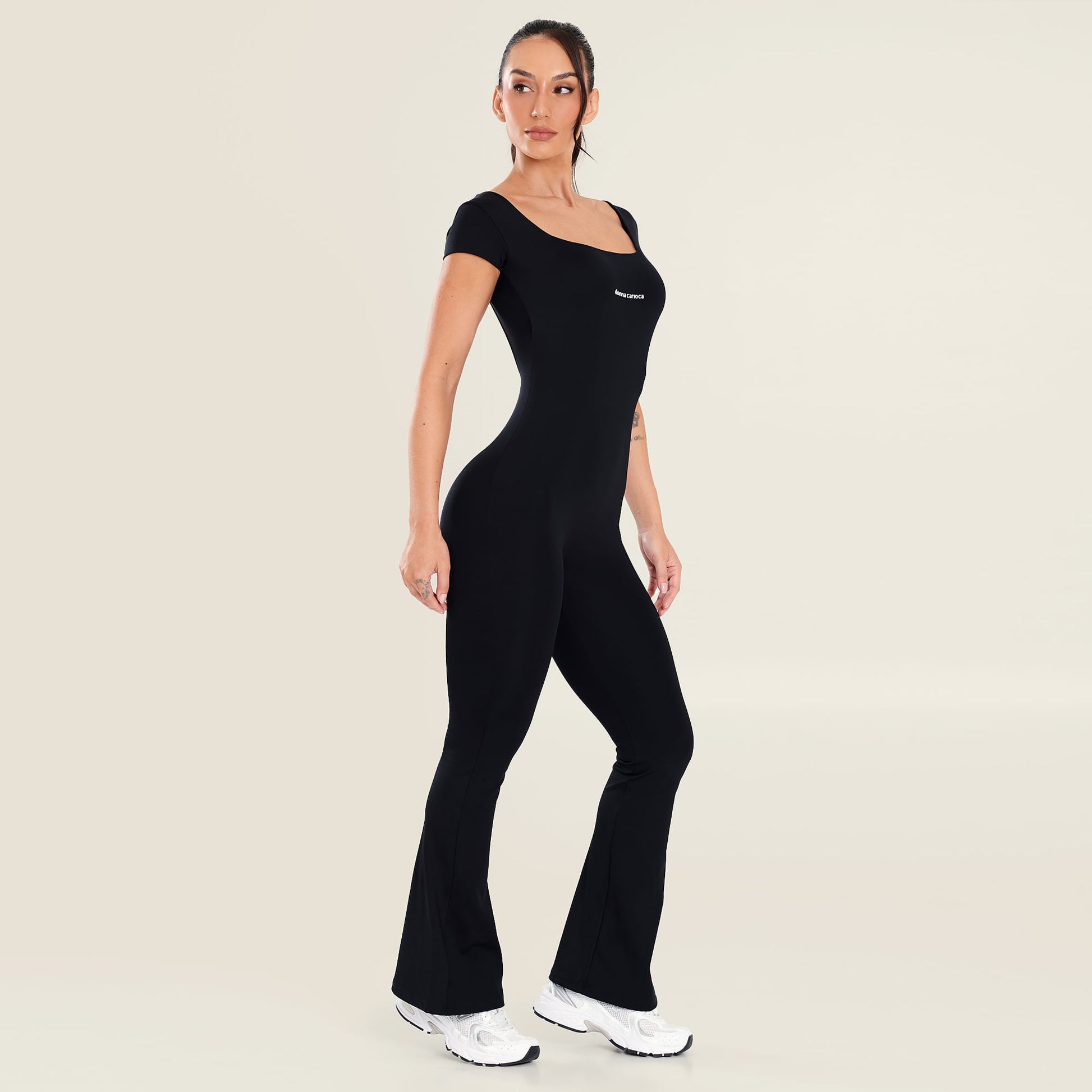 Macacão Deluxe Fit Preto Poliamida Com Bojo