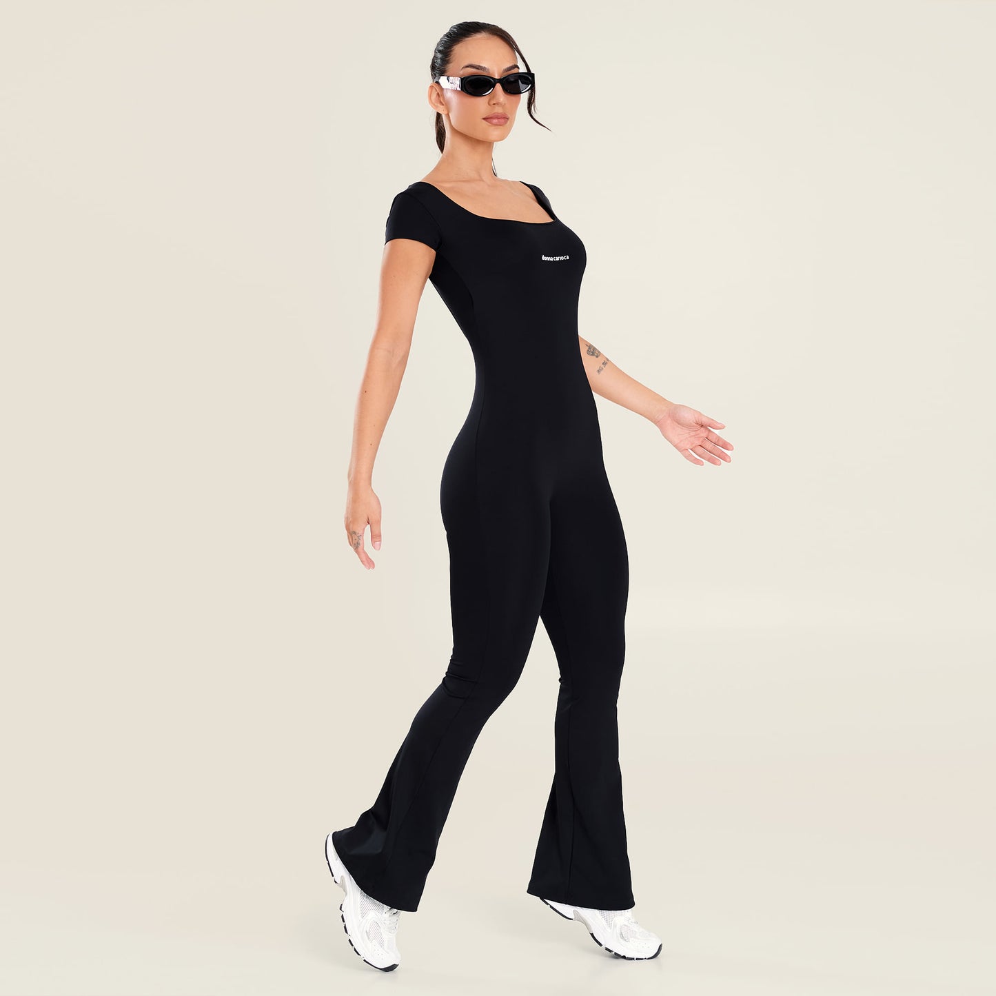 Macacão Deluxe Fit Preto Poliamida Com Bojo